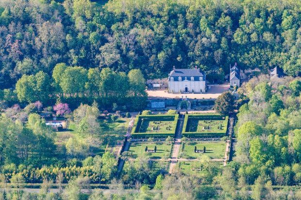 Conheça o castelo francês de Mick Jagger