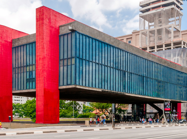 Facebook Twitter Pinterest É tempo para arte em SP: MASP reúne grandes artistas brasileiras até o final do mês de Julho!