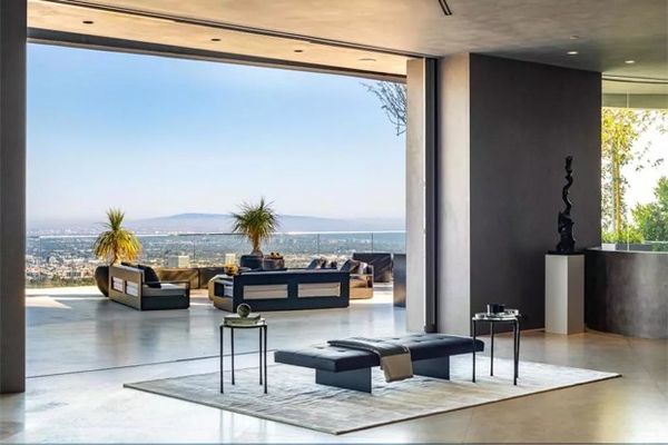 Conheça a nova mansão milionária de Travis Scott