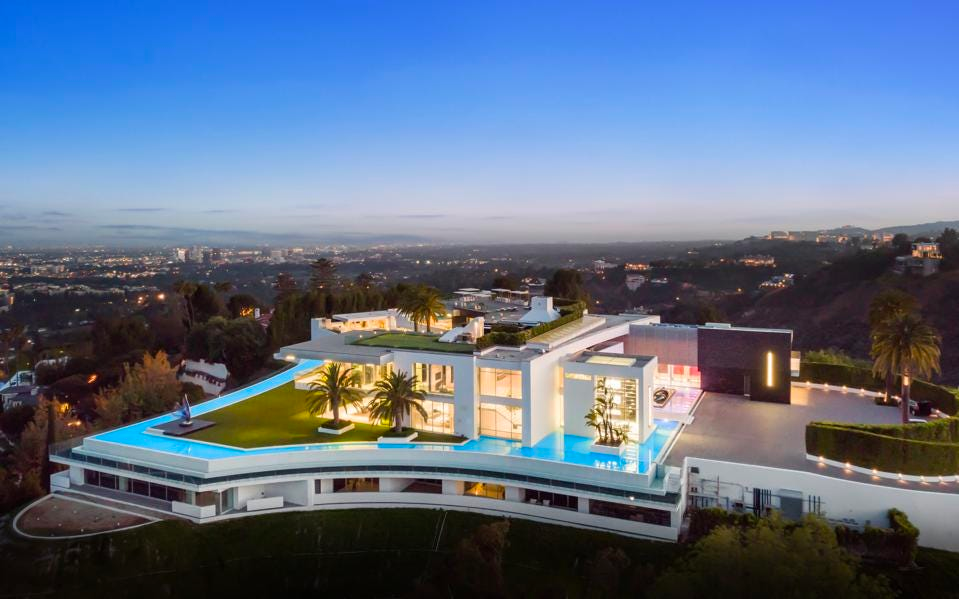 Por 1,5 Bilhão, Mansão “The One” em Los Angeles será vendida em leilão online.