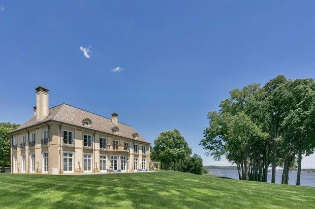 Mansão de Jon Bom Jovi, em New Jersey, é colocada à venda por R$ 104 milhões